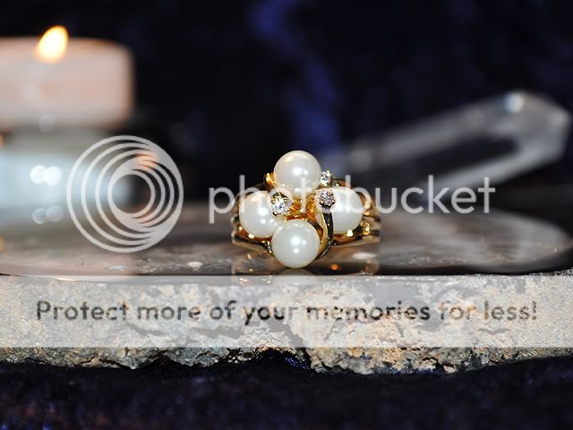 http://i710.photobucket.com/albums/ww101/lothorianmagick/DSC_0434x.jpg