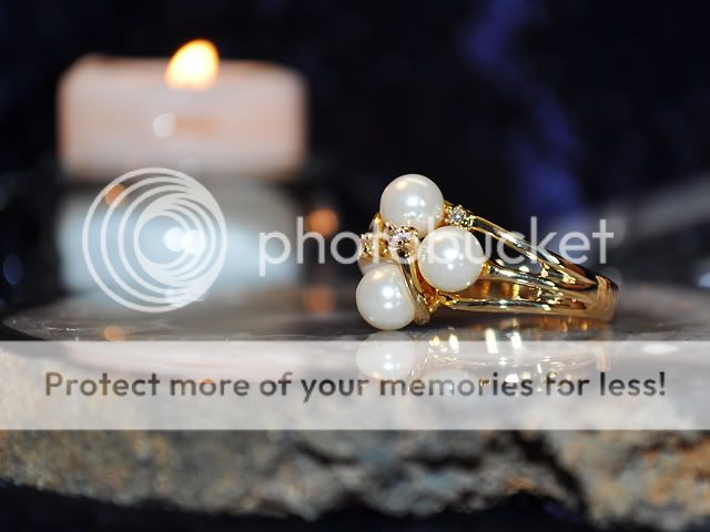 http://i710.photobucket.com/albums/ww101/lothorianmagick/DSC_0438x.jpg