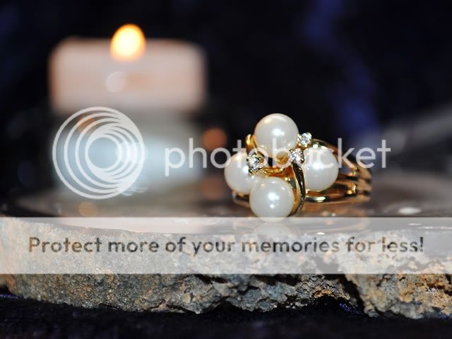 http://i710.photobucket.com/albums/ww101/lothorianmagick/DSC_0439x.jpg