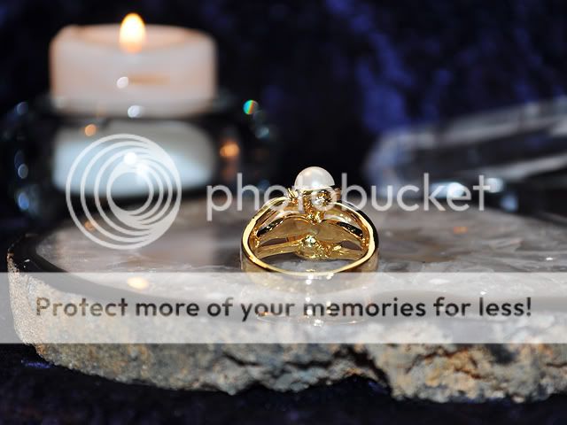 http://i710.photobucket.com/albums/ww101/lothorianmagick/DSC_0441x.jpg