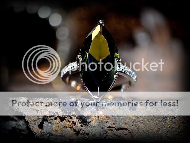 http://i710.photobucket.com/albums/ww101/lothorianmagick/DSC_0741x2.jpg