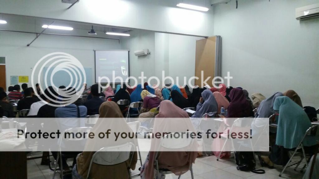 Kajian seputar gerakan Teosofi bersama rekan-rekan YISC Al-Azhar.